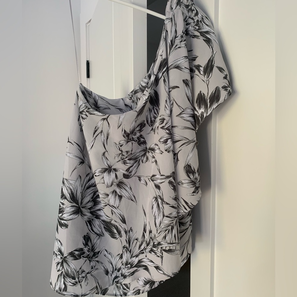 One Shoulder Top